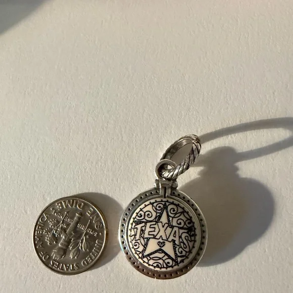 Rare Brighton double sided ceramic and silver Texas charm - Picture 3 of 4